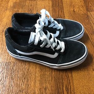 Vans Old Skool Black White Suede Sneaker size 3